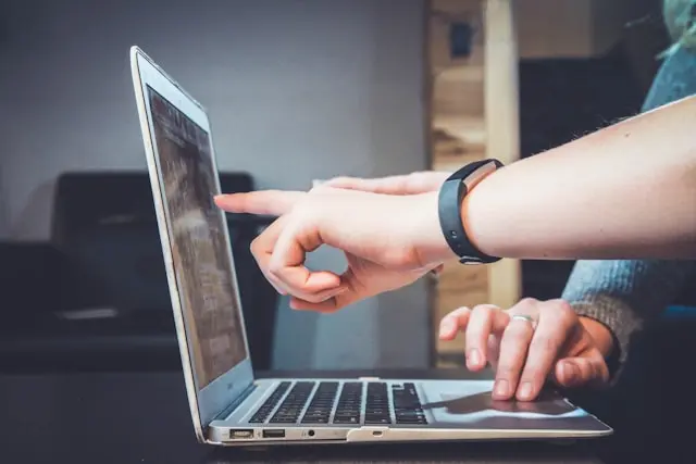 Auditoria estrategica de una web corporativa para detectar por que no genera clientes